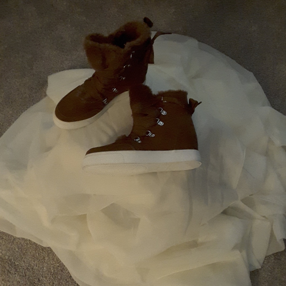 Shoes - Picture 3 of 3